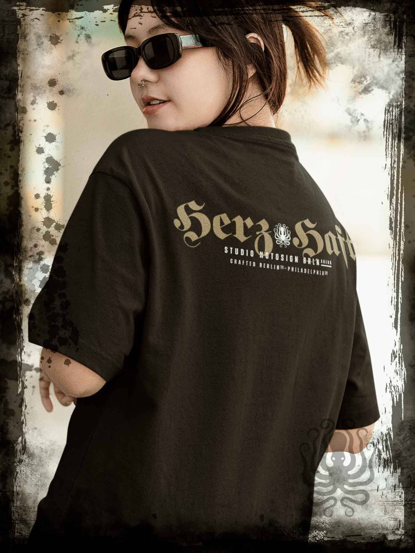 HerzHaft. Unisex Oversize Premium Shirt von Notosign