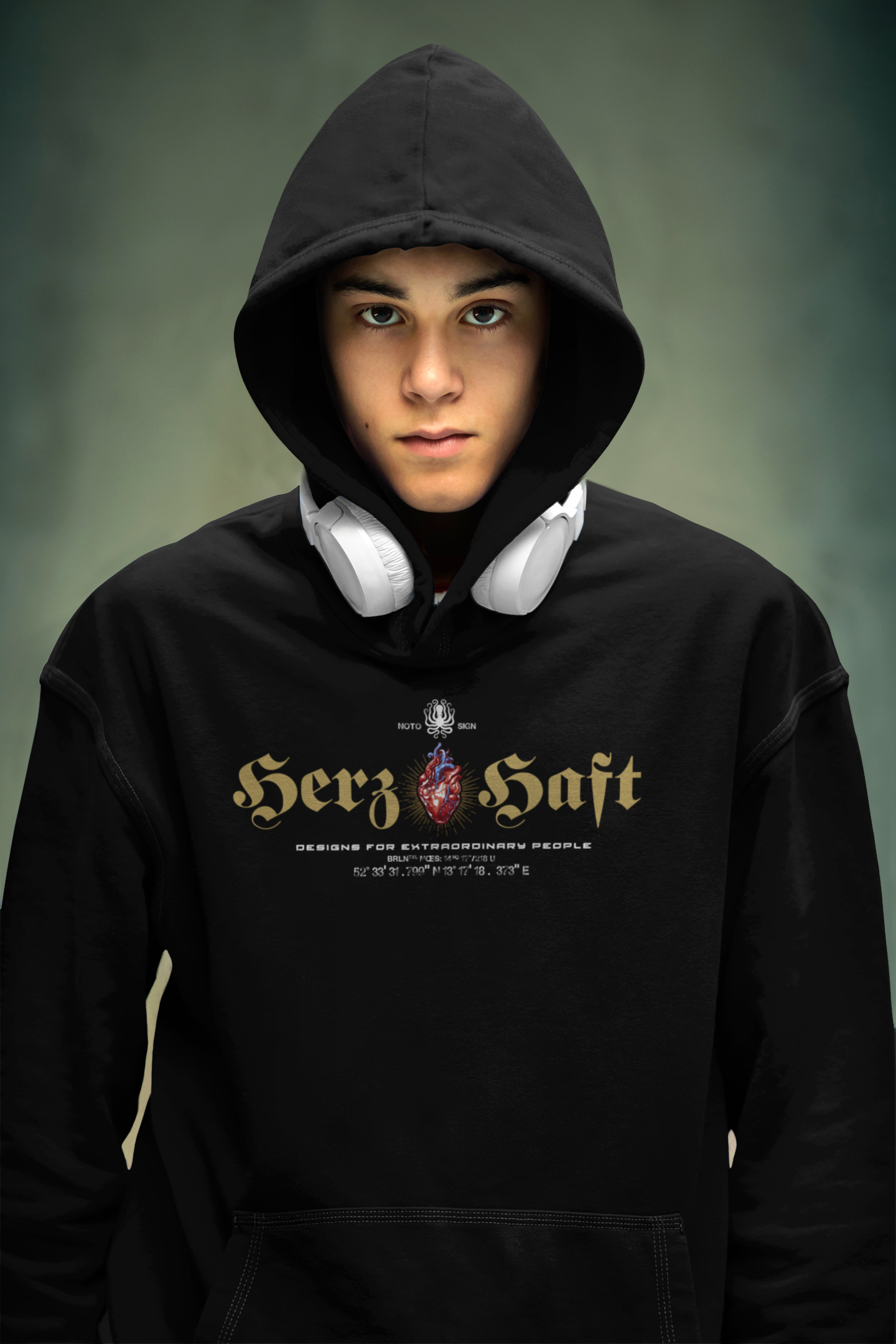 HerzHaft: Der Premium Hoodie von NotoSign aus Berlin TXL